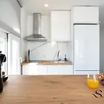 Alamos Beachfront Bliss Sea View Retreat * Торремолінос