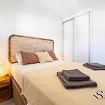 Alamos Beachfront Bliss Sea View Retreat Τορρεμολίνος