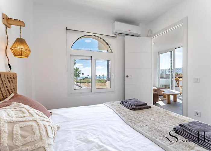 Alamos Beachfront Bliss Sea View Retreat Apartament *