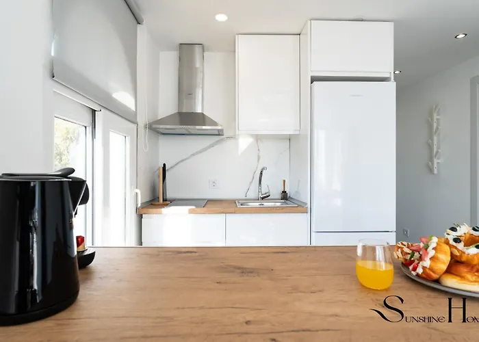 Alamos Beachfront Bliss Sea View Retreat * Τορρεμολίνος