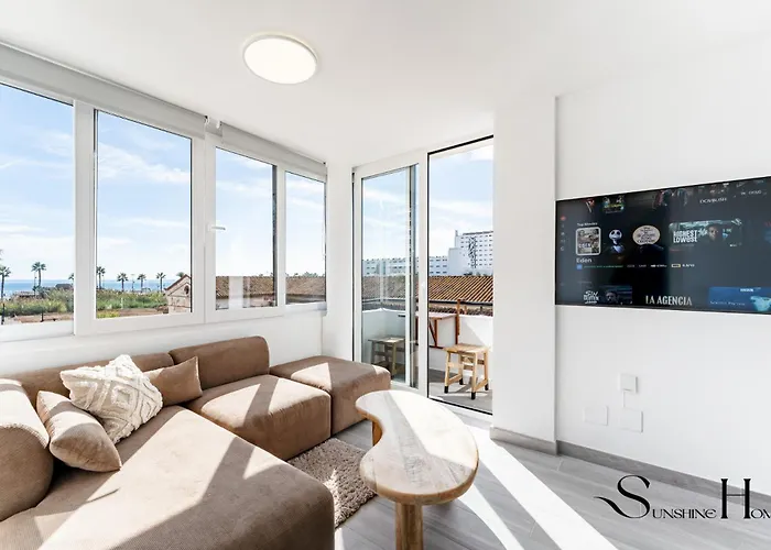 Alamos Beachfront Bliss Sea View Retreat Τορρεμολίνος